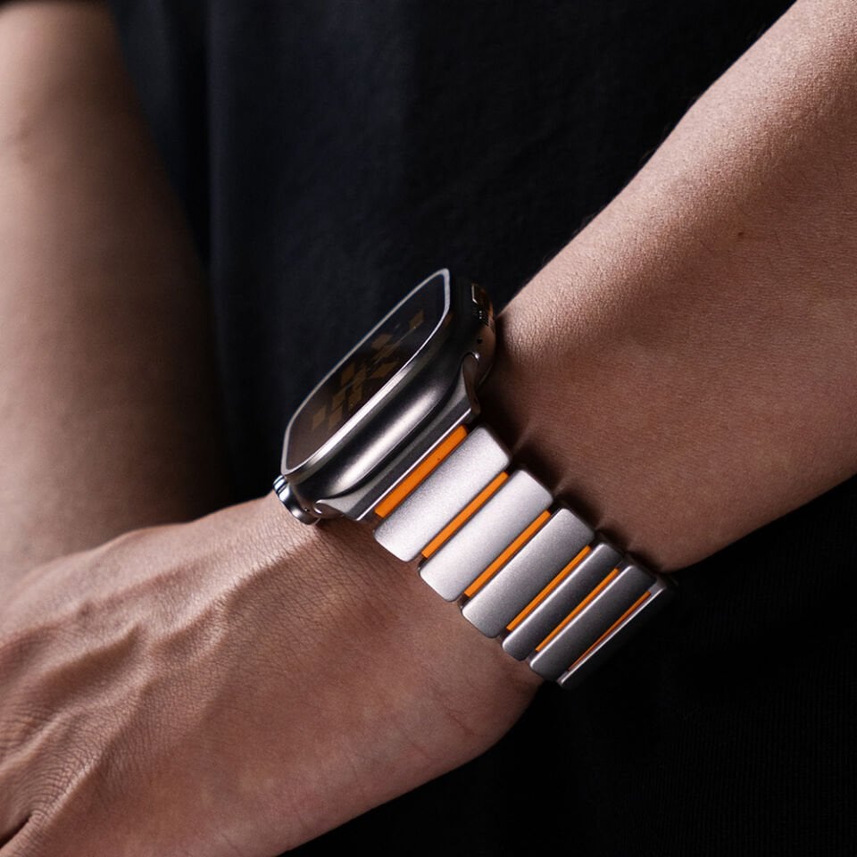 Apple Watch 7 45mm Çift Bileşenli Endüstriyel Metal Kaplama Termo-Silikon Fusion Serisi Kordon Siyah - Yeşil