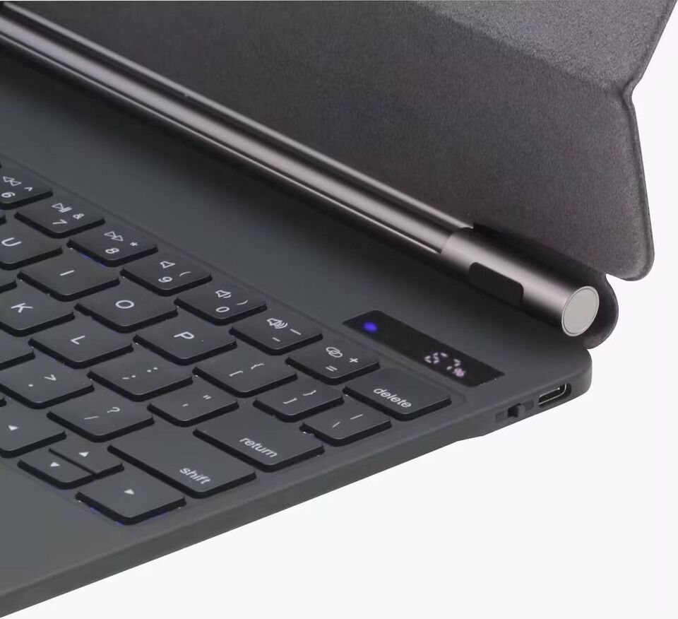 Apple iPad 11. Nesil (A16) 11 Inç (2025) LED Aydınlatmalı Touchpadli Manyetik Kapaklı Bluetoothlu Magic Türkçe Q Klavyeli Kılıf