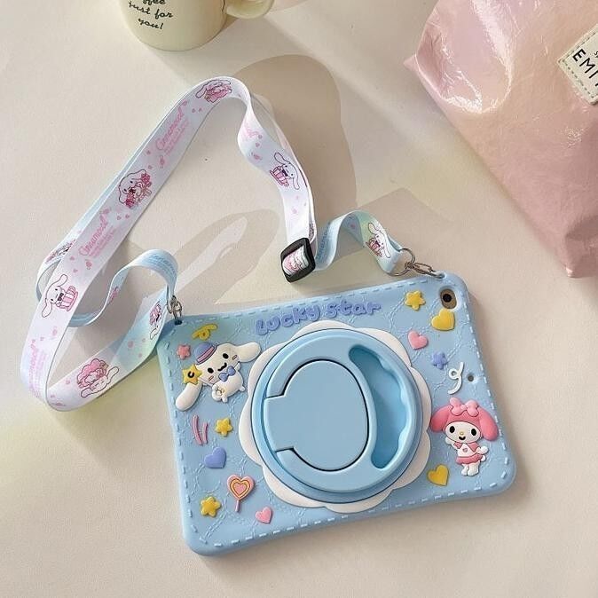 Five-E Apple iPad 5. Nesil 9.7 Inc Çocuklar Için Standlı ve Askılı Hasara Dayanıklı Cinnamoroll Kılıf A1822 A1823