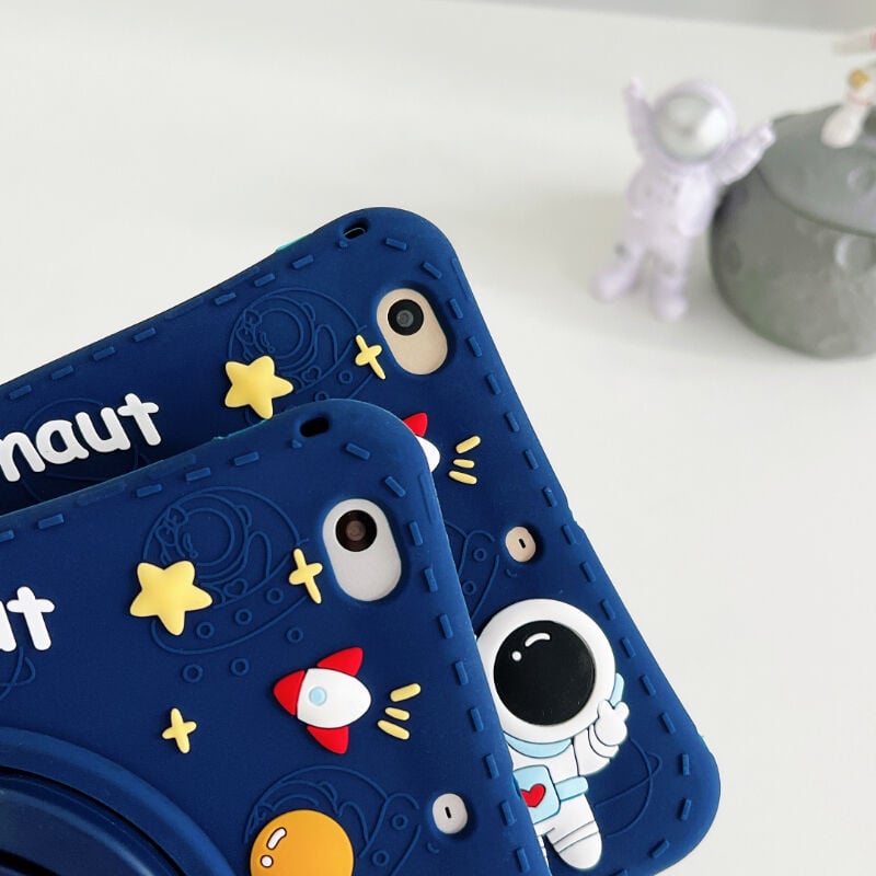 Five-E Samsung Galaxy Tab A7 10.4  2020 Standlı ve Boyun Askılı Astronot Figürlü Çocuk Tablet Kılıf T500